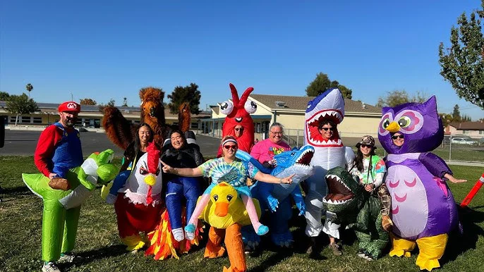 Şişme Kostüm ve Reklam Balonları: Marka Tanıtımında Kullanım İpuçları