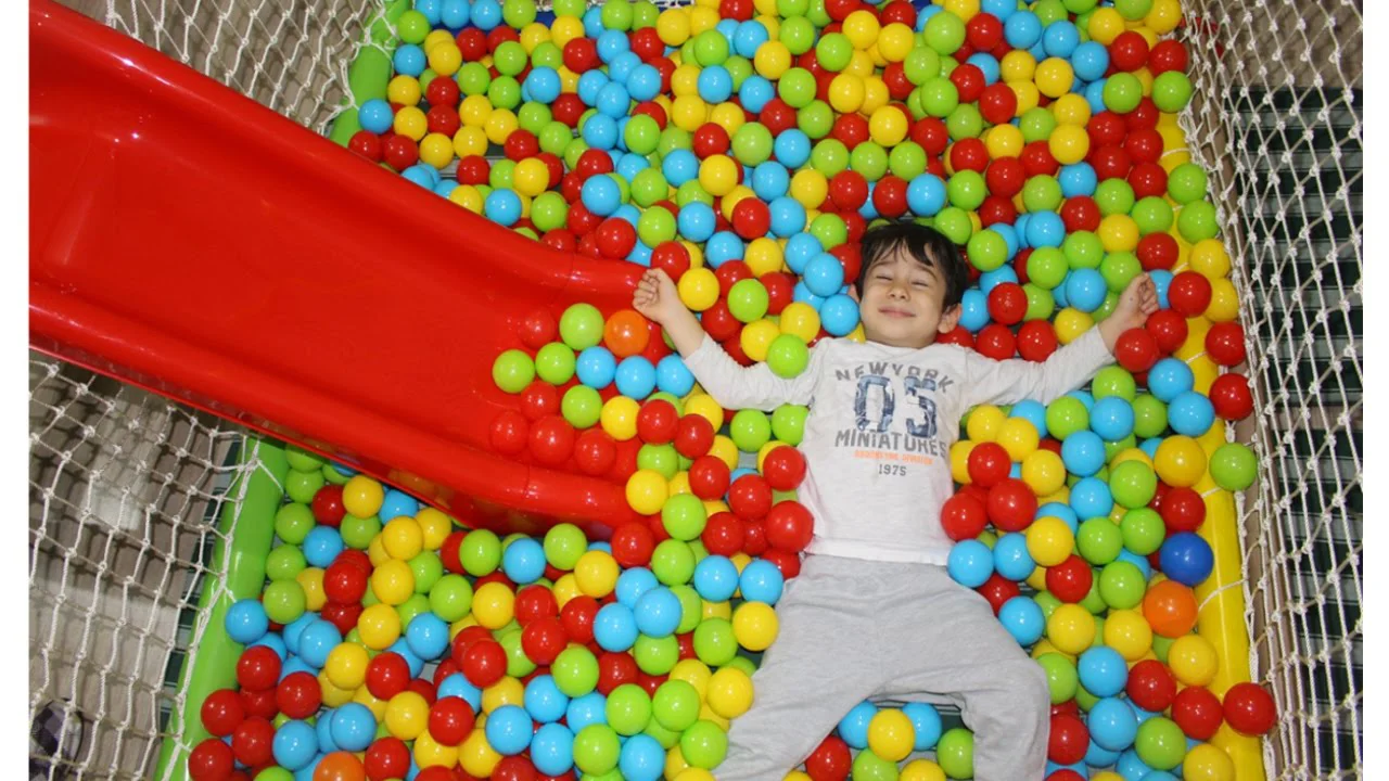 Top Havuzu ve Softplay Oyuncaklar: İç Mekan Oyun Parkı Donanımları