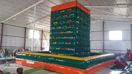 Şişme Kule Tırmanma Oyunu