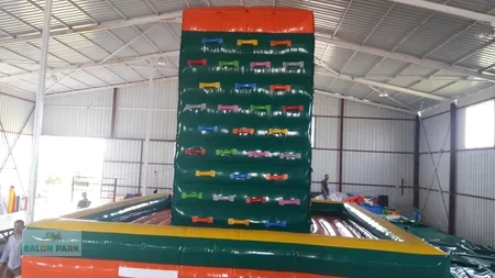 Şişme Kule Tırmanma Oyunu