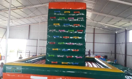 Şişme Kule Tırmanma Oyunu