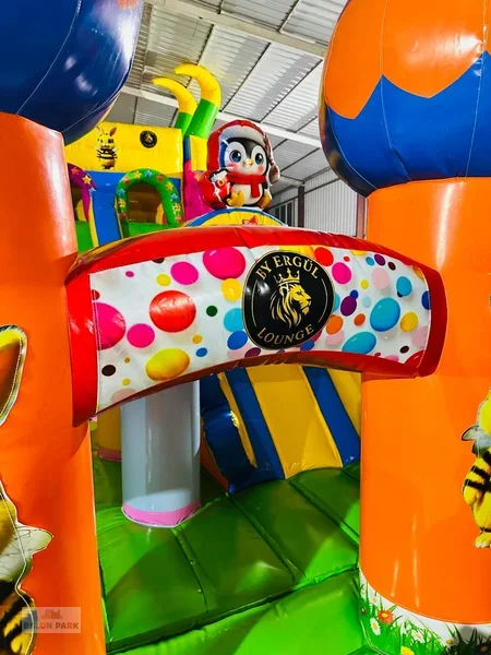 Zürafa Temalı Oyun Parkı