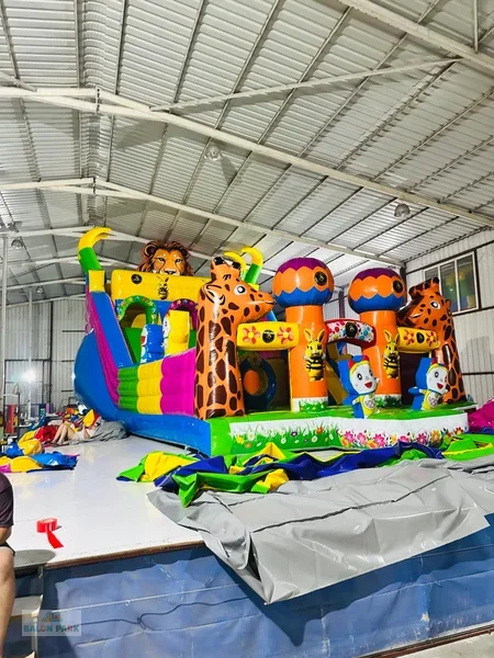 Zürafa Temalı Oyun Parkı