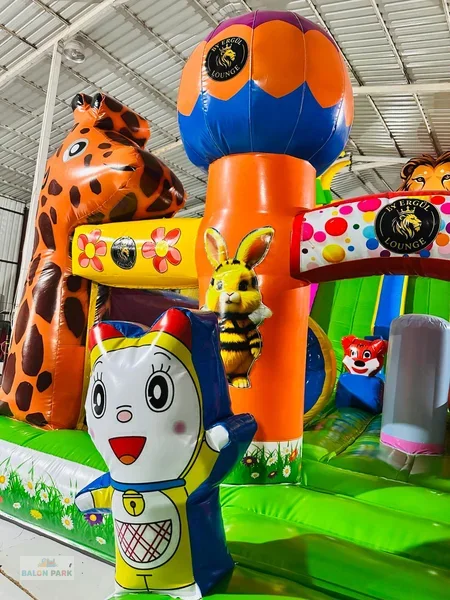 Zürafa Temalı Oyun Parkı