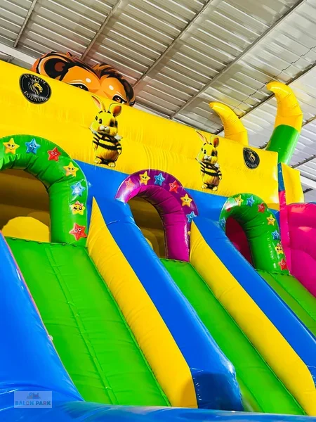 Zürafa Temalı Oyun Parkı