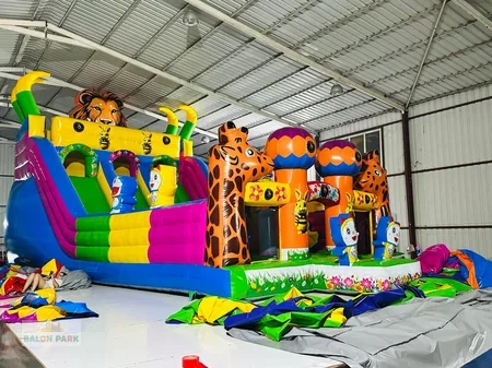 Zürafa Temalı Oyun Parkı