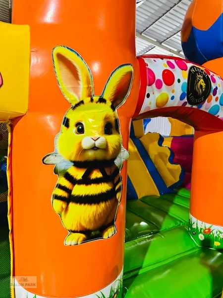 Zürafa Temalı Oyun Parkı